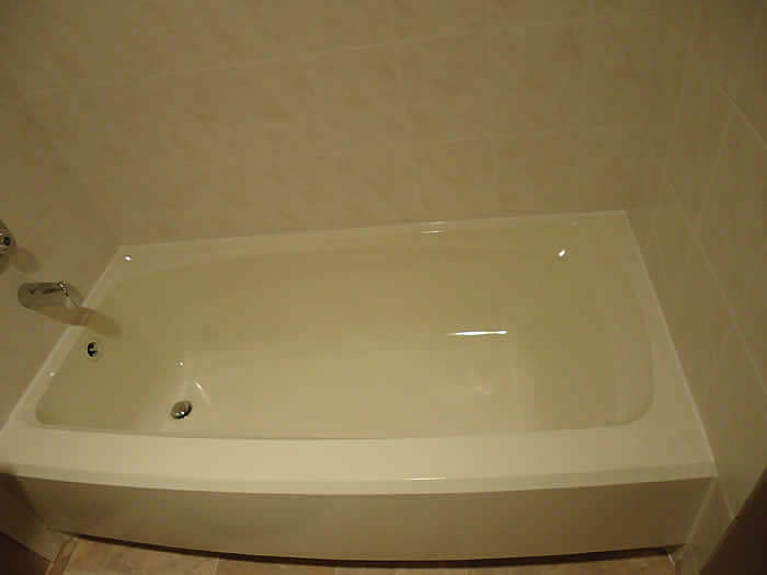 a standard metal bathtub in Kelowna