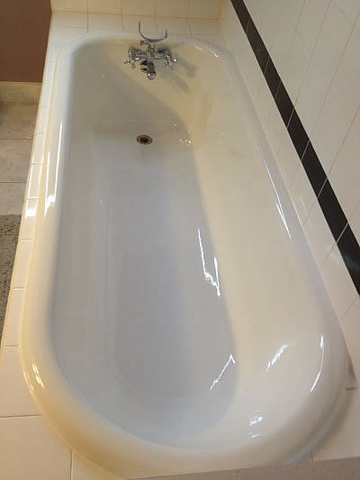 Look at the shine on this newly refinished bathtub we did in Kelowna! A refinished bathtub in Kelowna